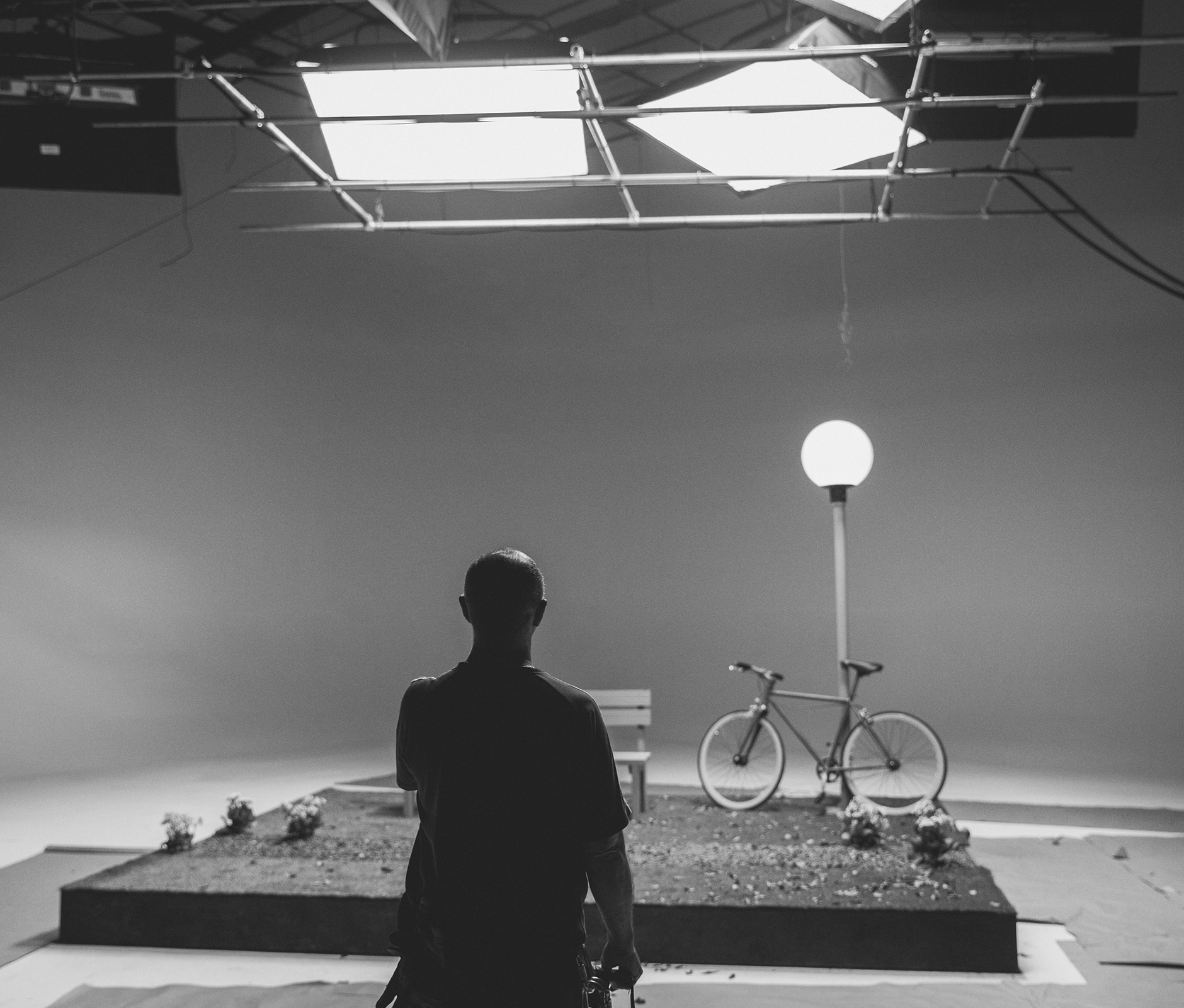 Behind the scenes of park set design for Farmacias del Ahorro commercial